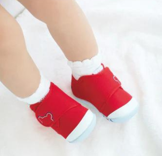 Chaussures rouges icôniques Miki House