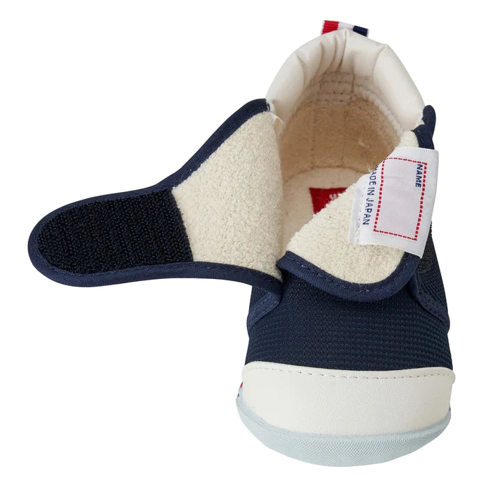 ICONIC NAVY BLUE SHOES