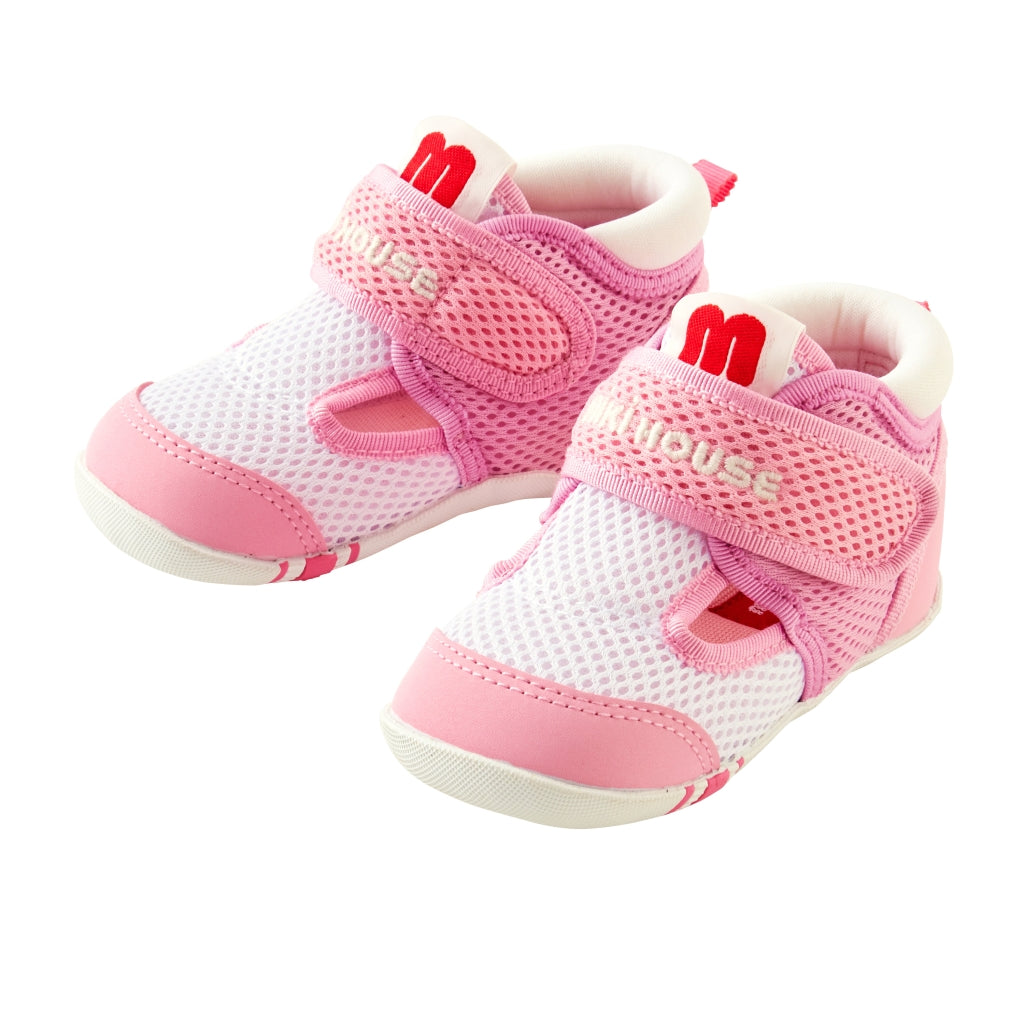 CHILDREN’S PINK SHOES WITH SCRATCH