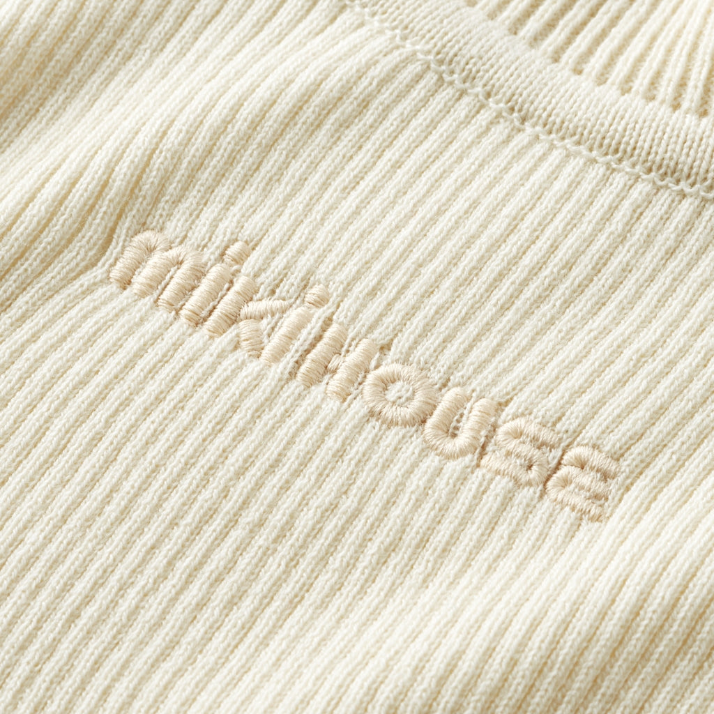 LONG SLEEVED WHITE TURTLENECK